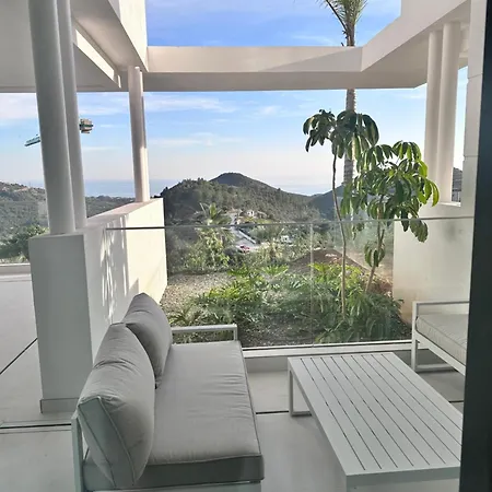 Palo Alto, Marbella,