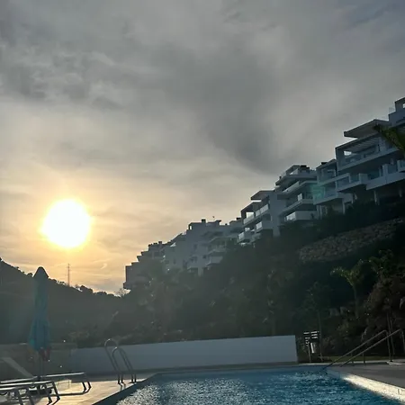 Palo Alto, Marbella, *