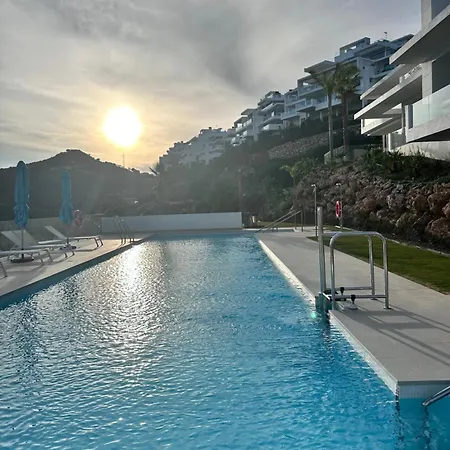 Palo Alto, Marbella, * Ojén