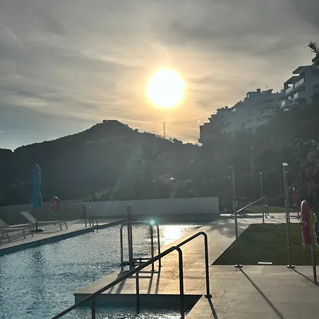 Palo Alto, Marbella, * Ojen